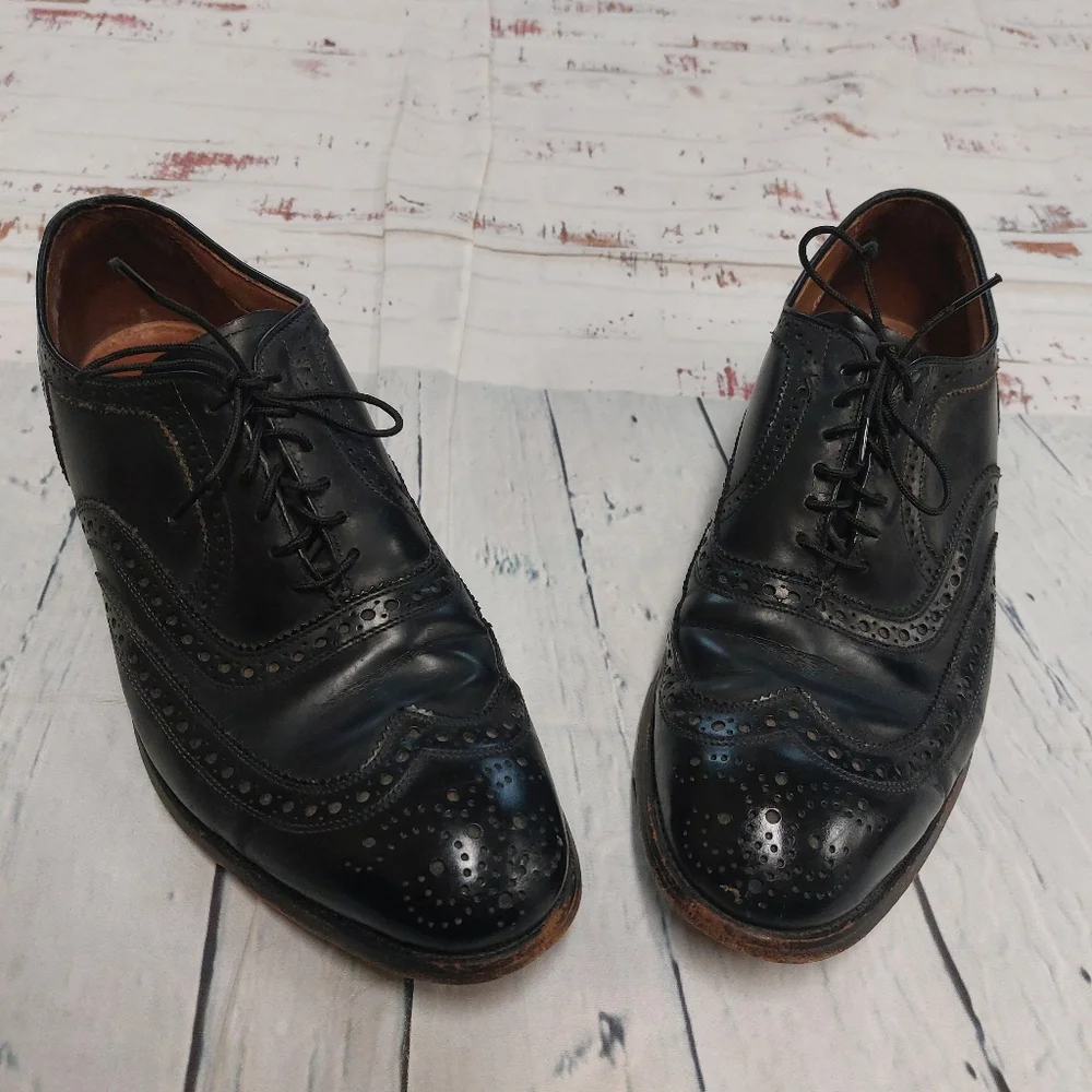 Allen Edmonds wingtip Oxford shoes - Picture 2 of 8